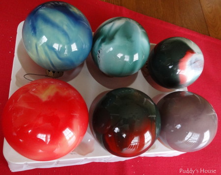 DIY Christmas Ornaments - Swirled paint in glass balls