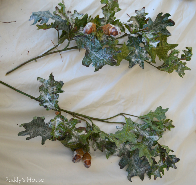 DIY Winter wreath - icy leaves and acorns